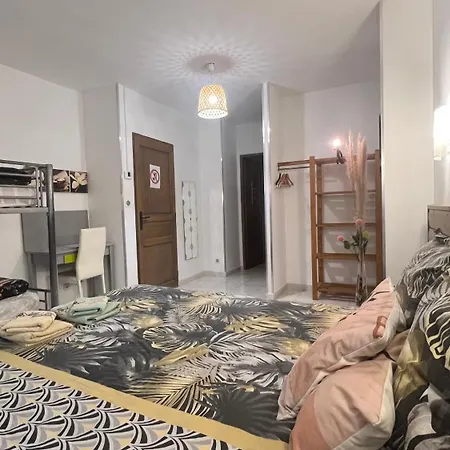 בית הארחה D'hotes Le Saint Victor - Provence, Vaucluse פרנה-לה-פונטיין